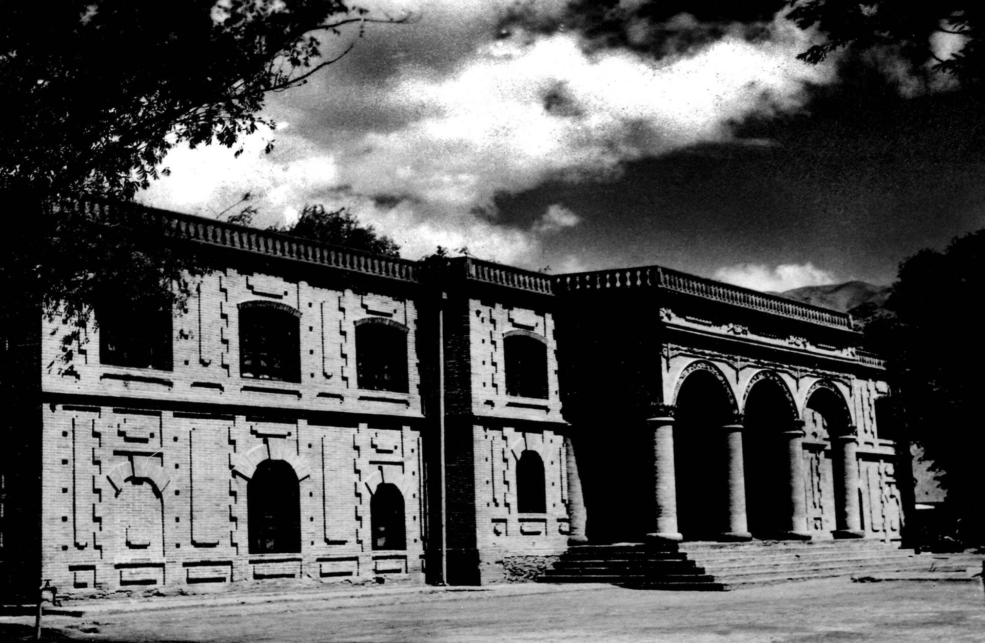 1934年，，西北防疫处（兰州生物制品研究所前身）在兰州建设，，以视察及防治西北各省兽疫与制造防治急需之兽用制品为主要使命