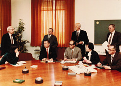 1978年，，许文思向导上海医药工业研究院代表团在德国赫斯特公司考察。。。。。1994年许文思中选首批中国工程院院士