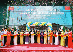2003年，，，越中制药有限责任公司（VCP）在越南河内建设，，，这是我国在越建设的第一家药品生产企业。。。。