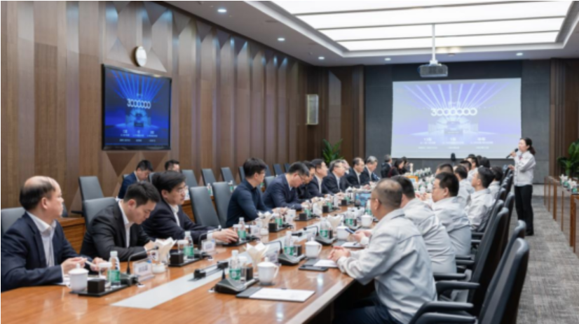 刘敬桢董事长与比亚迪集团董事长王传；；Ｌ概